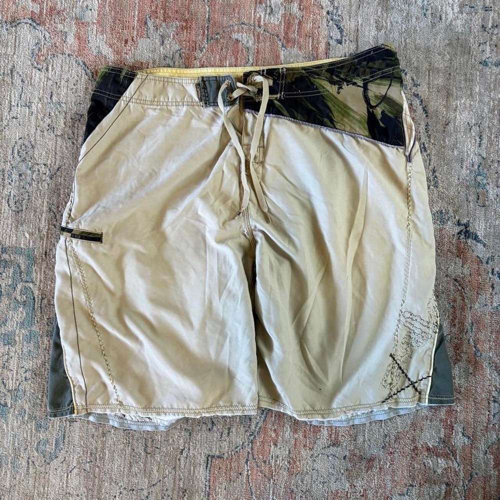 Quiksilver camo board shorts  Size 38 surf beach summer skate